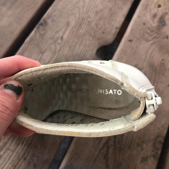 White leather and wooden ankle boots by Tsumori Chisato - Picture 4 of 4